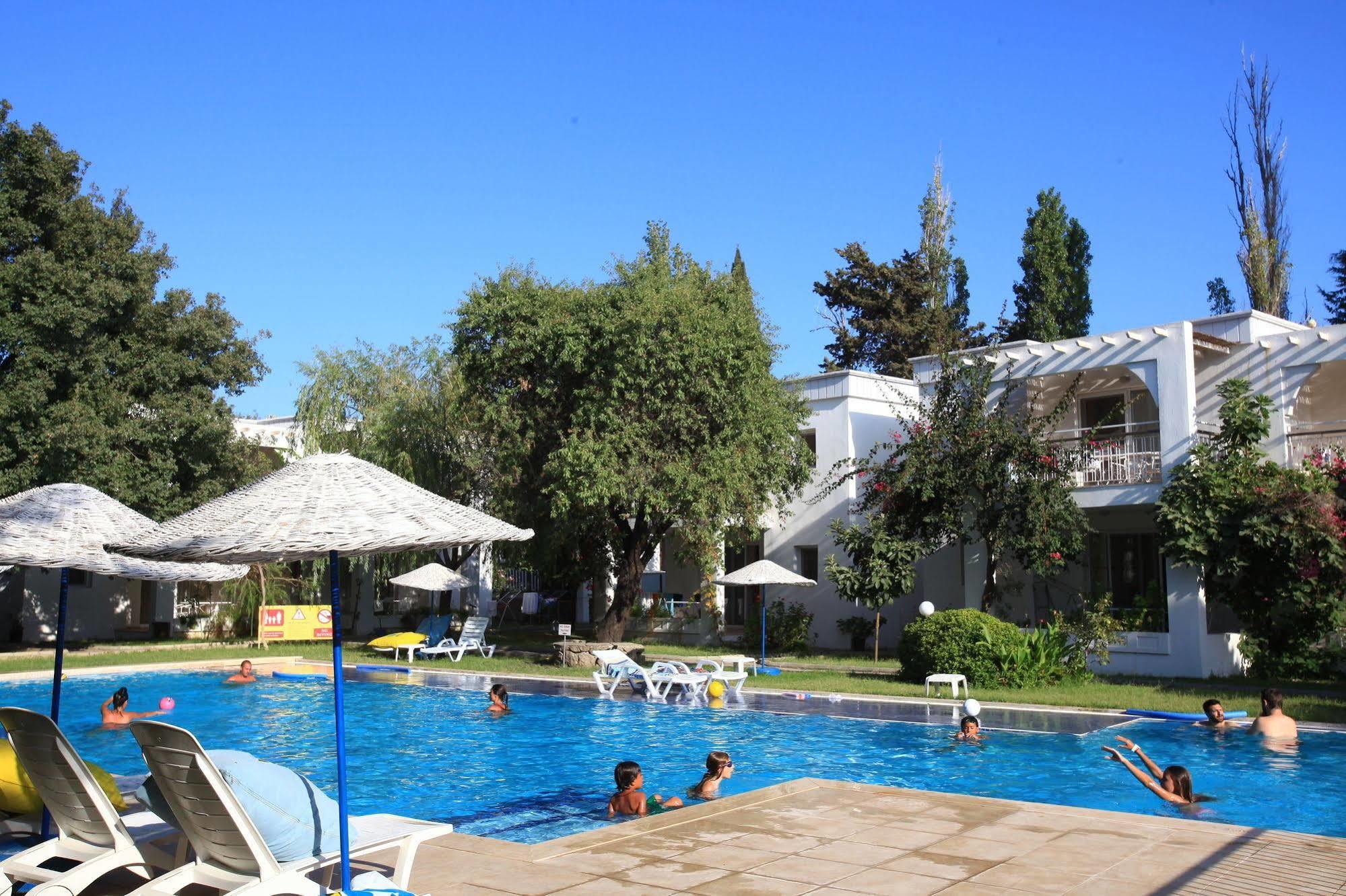 Muskebi Apart Otel Ortakent Exteriör bild