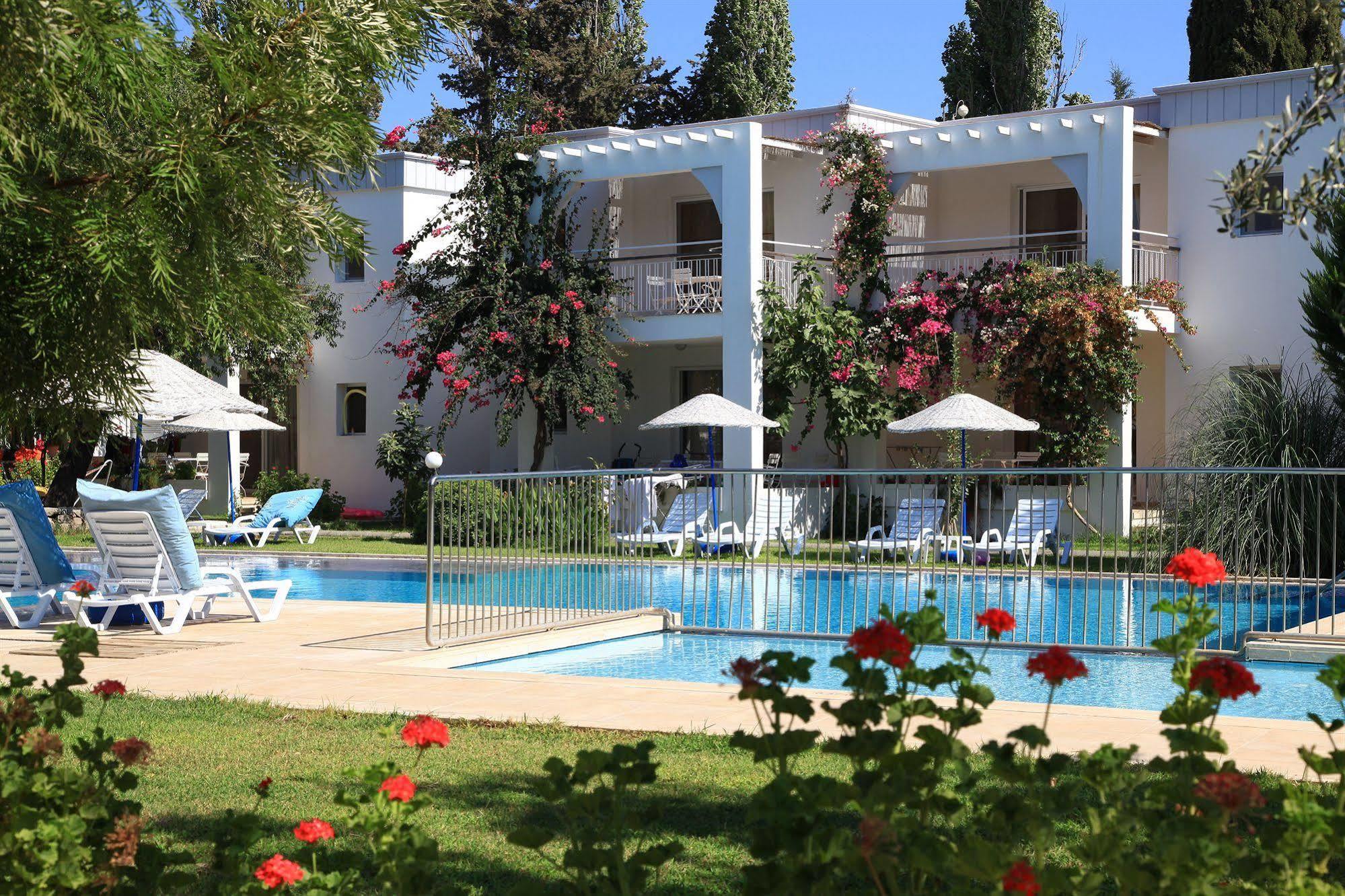 Muskebi Apart Otel Ortakent Exteriör bild