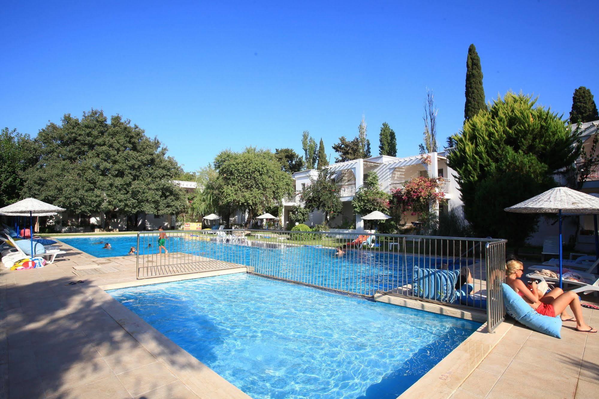 Muskebi Apart Otel Ortakent Exteriör bild